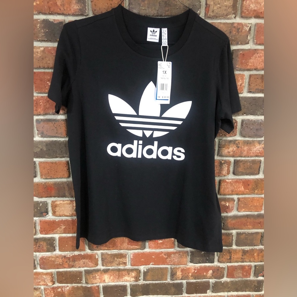 NWT Adidas women’s 1x black t-shirt with logo.